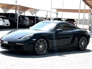 2020 Porsche Cayman in Abu Dhabi used car