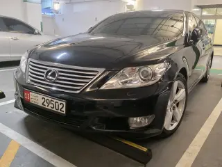 2012 Lexus LS 460 in Abu Dhabi used car