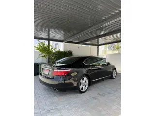 2007 Lexus LS 460 in Abu Dhabi used car