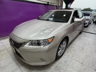 2013 Lexus ES in Abu Dhabi used car