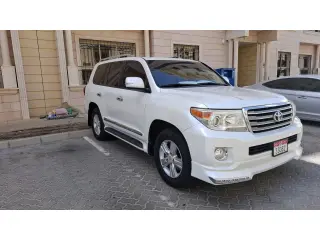 2014 Toyota Land Cruiser in Abu Dhabi used car